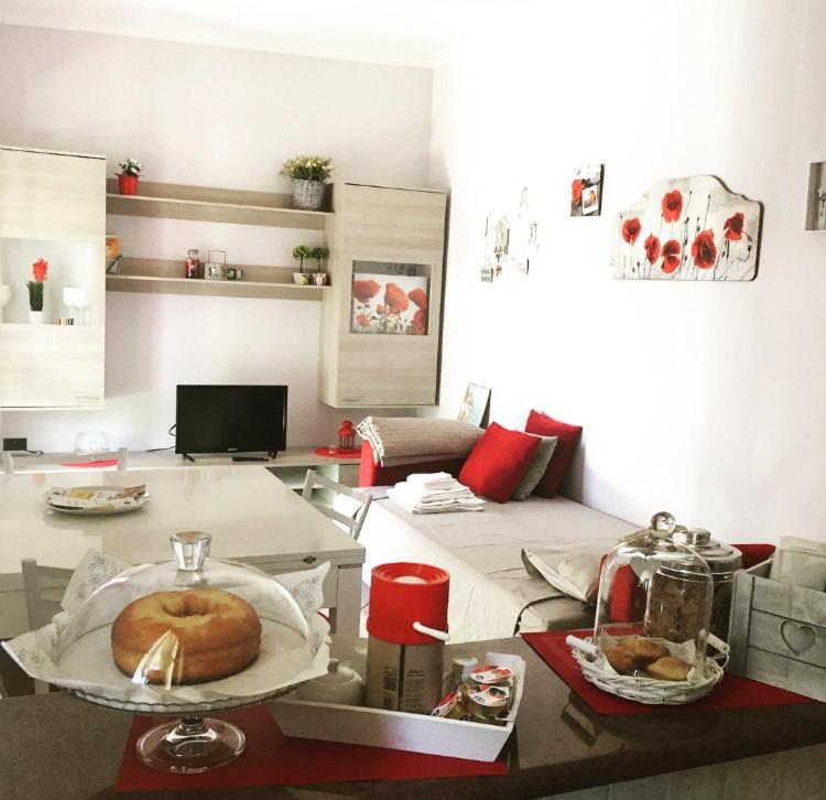 M&r House *